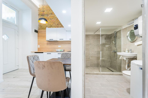 Inviting studio near Palace District
