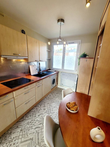 60m² Private room in a flatshare for 3 people