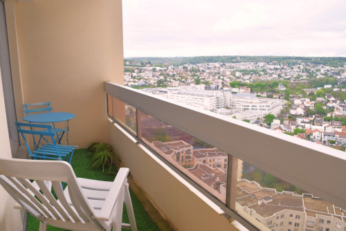 Studio available with great view - Gallery - 5
