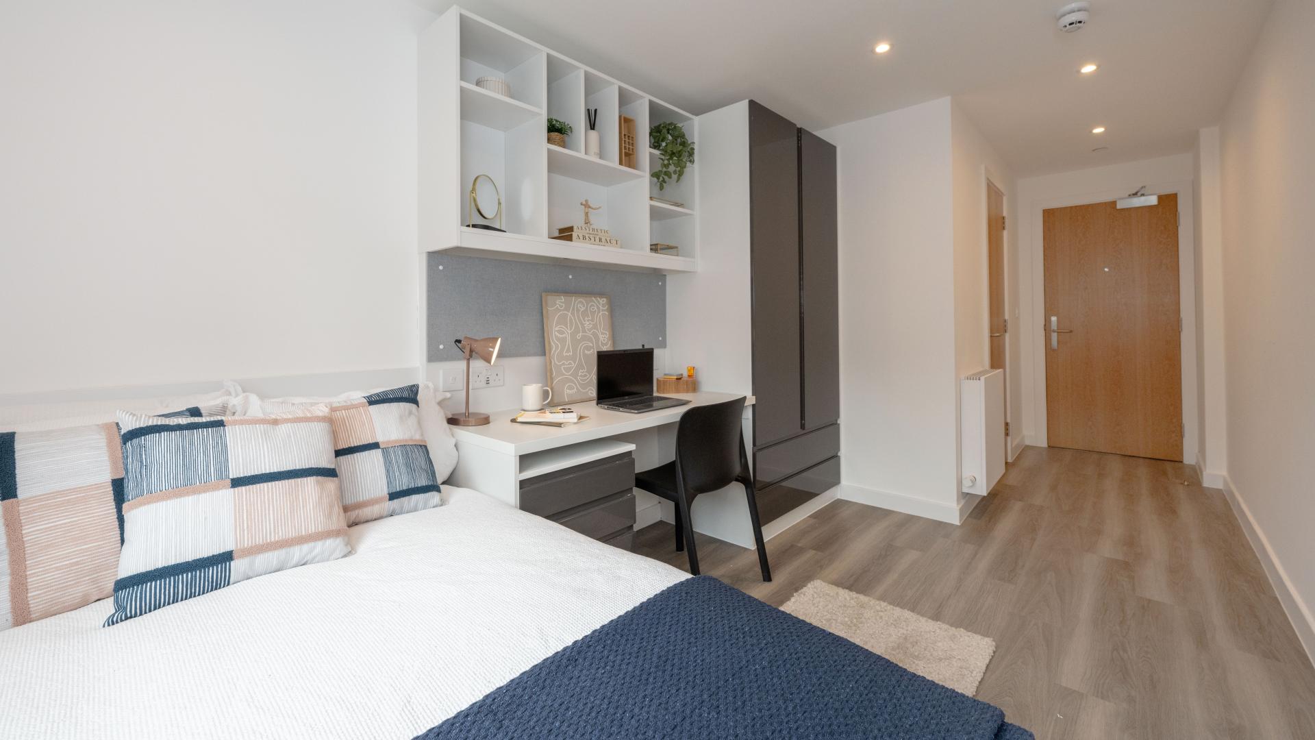 Club En-Suite - 7