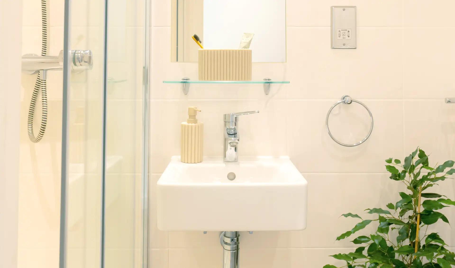 Club En-Suite - 8