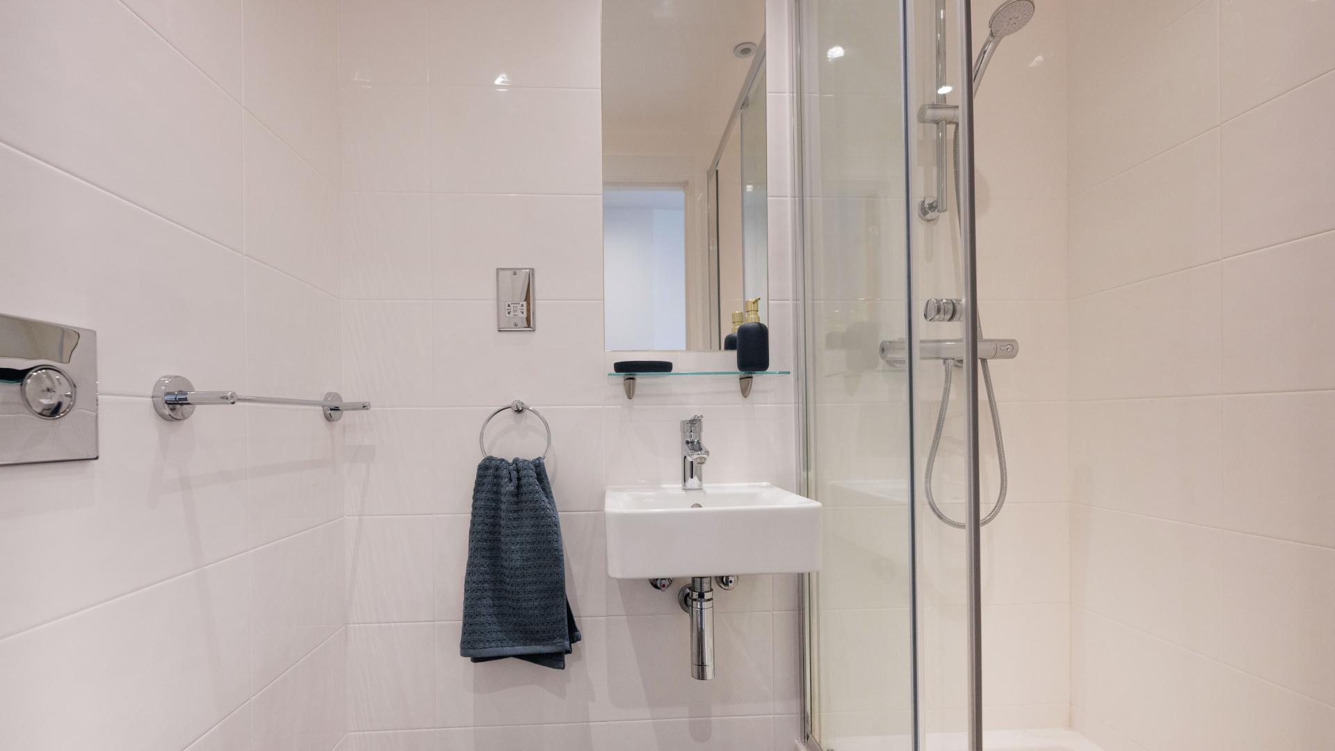 Luxe En-Suite - 2