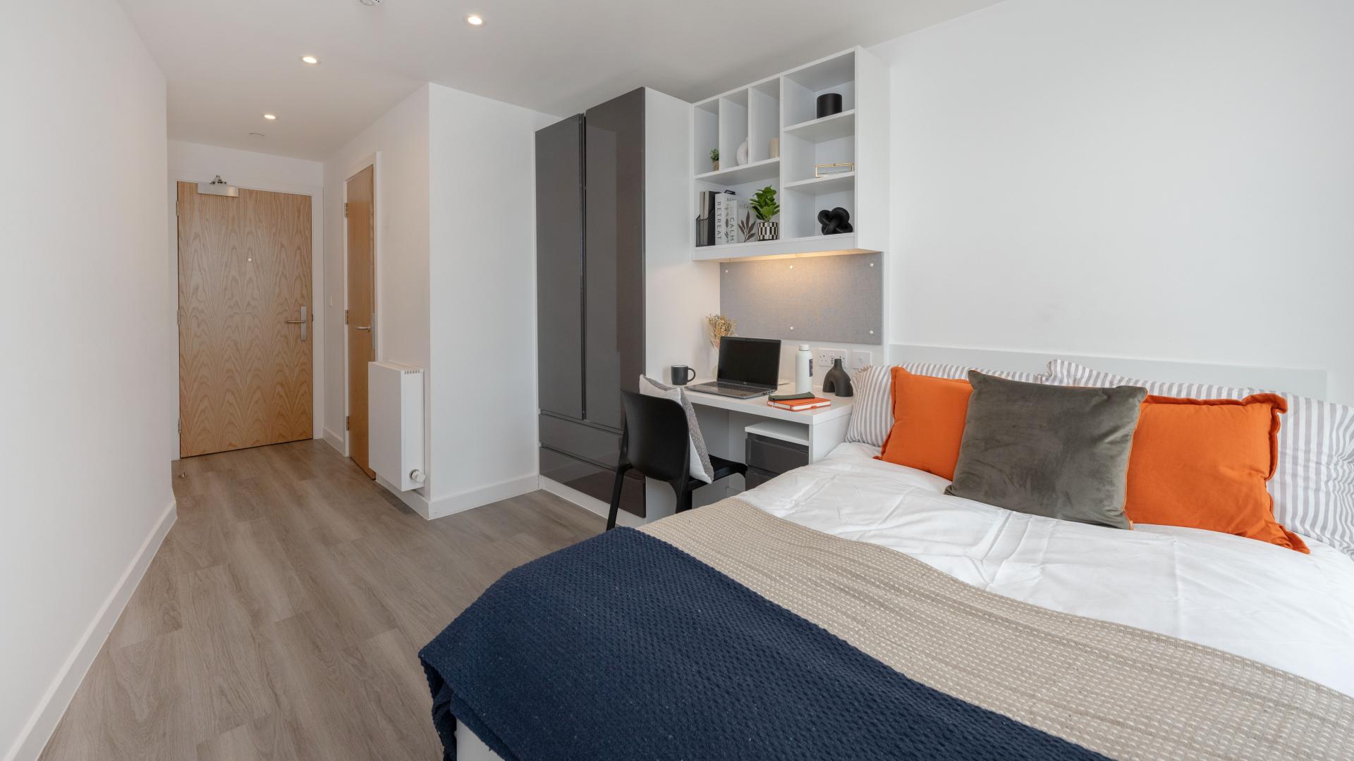 Luxe En-Suite - 7