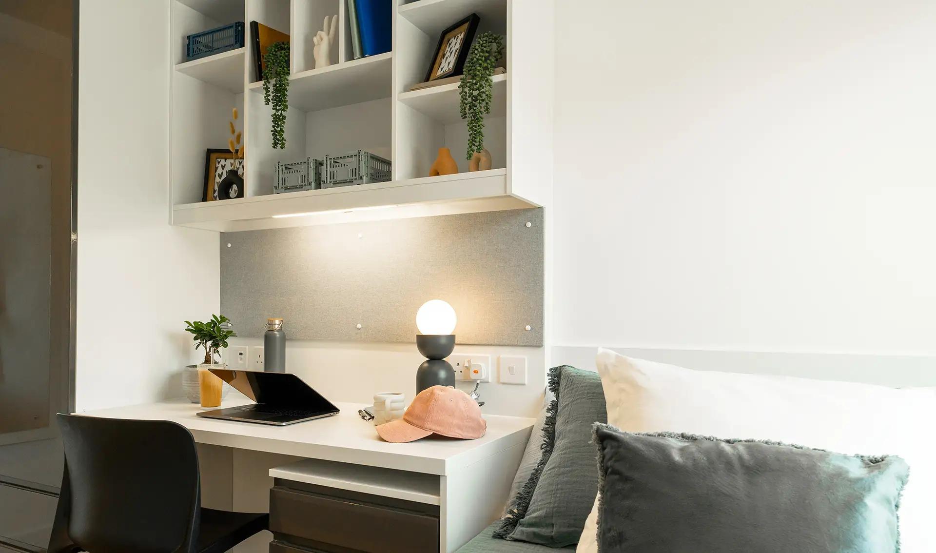 Luxe En-Suite - 9