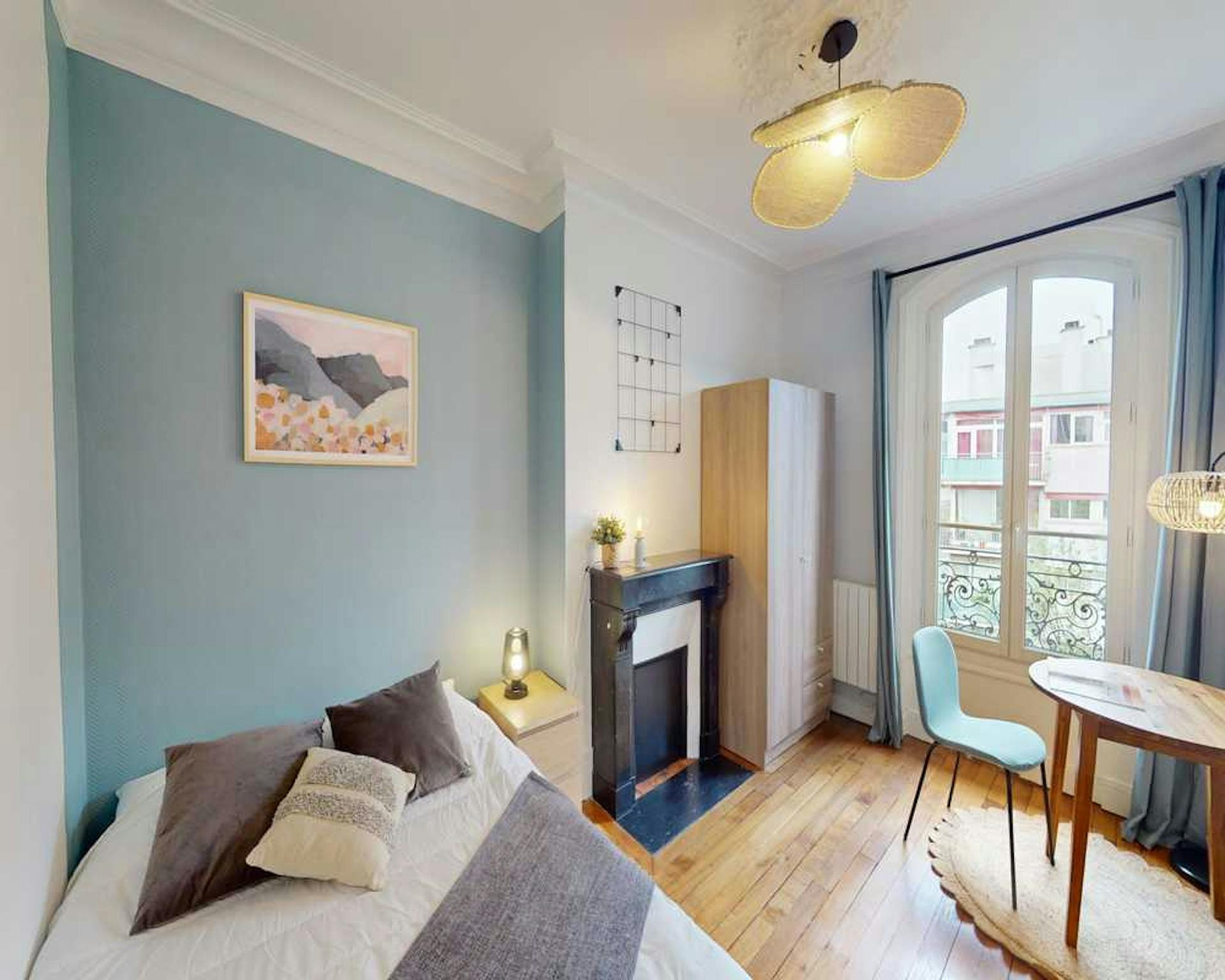 Private Room - Rue des Cloys, Paris - Gallery - 1