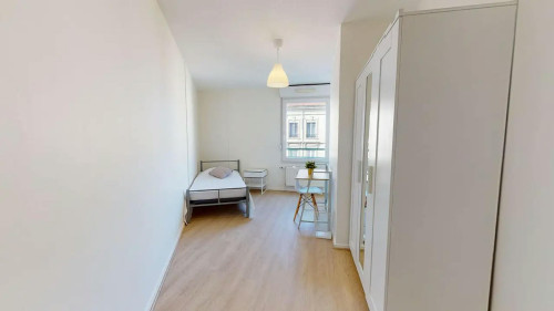 Cours Tolstoï, Villeurbanne