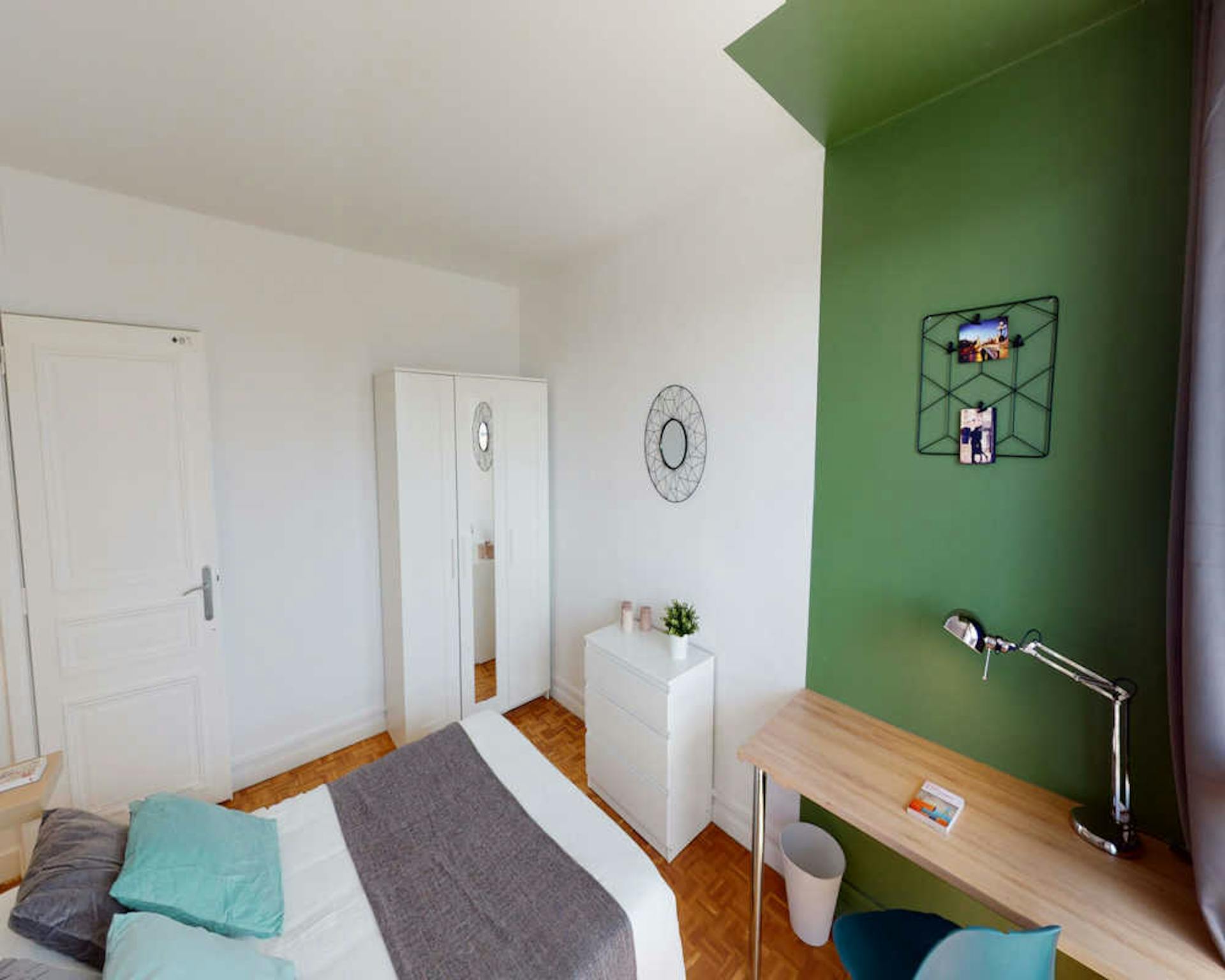 Private Room  -  Rue du Château des Rentiers, Paris  - Gallery -  1