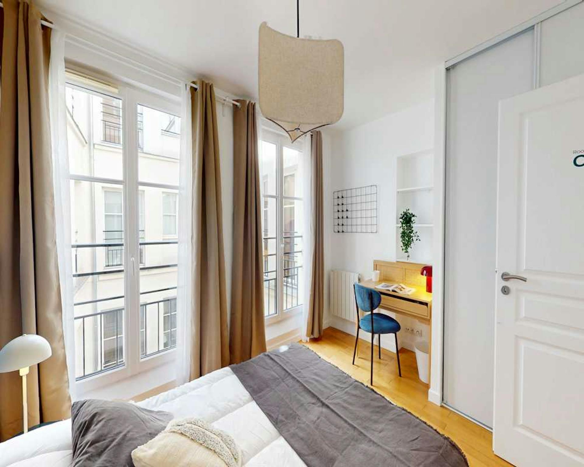  Private Room  -  Rue de Rivoli, Paris  - Gallery -  1