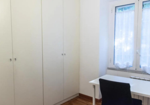 Single Bedroom in a Shared 3-Bedroom Apartment - Gallery - 2