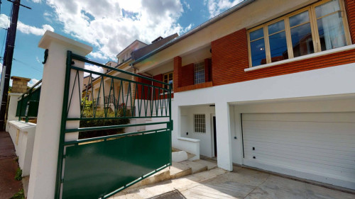 Large double bedroom near Parc de la Maison Blanche