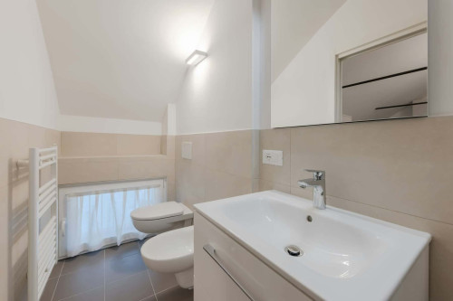Room in Via della Malvasia, Trento for 630 m² with 4 bedrooms - Gallery - 10