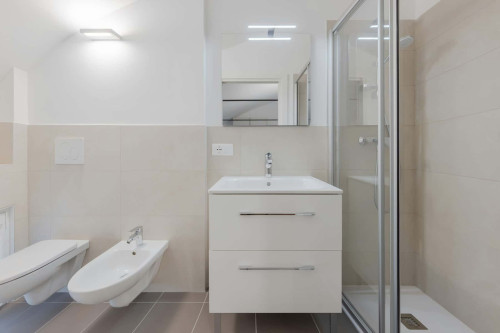 Room in Via della Malvasia, Trento for 630 m² with 4 bedrooms - Gallery - 8