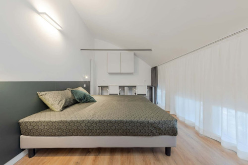 Room in Via della Malvasia, Trento for 630 m² with 4 bedrooms