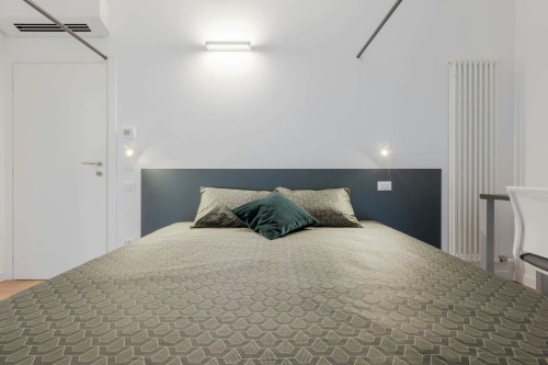 Room in Via della Malvasia, Trento for 630 m² with 4 bedrooms