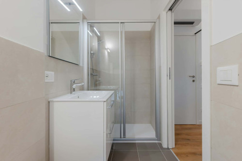 Room in Via della Malvasia, Trento for 630 m² with 4 bedrooms - Gallery - 9