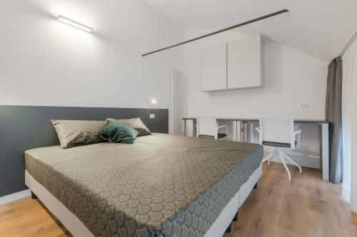 Room in Via della Malvasia, Trento for 630 m² with 4 bedrooms