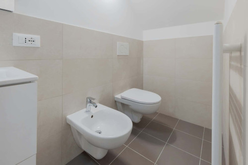 Room in Via della Malvasia, Trento for 630 m² with 4 bedrooms - Gallery - 8