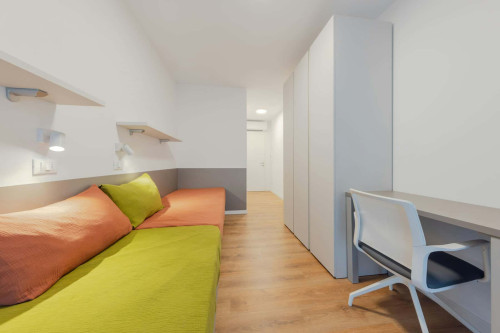 Room in Via della Malvasia, Trento for 630 m² with 11 bedrooms