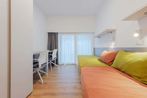 Room in Via della Malvasia, Trento for 630 m² with 11 bedrooms