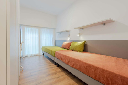Room in Via della Malvasia, Trento for 630 m² with 11 bedrooms