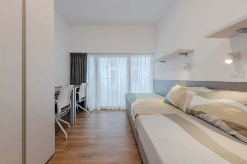 Room in Via della Malvasia, Trento for 630 m² with 11 bedrooms