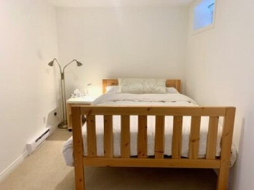Bright, convenient location! 