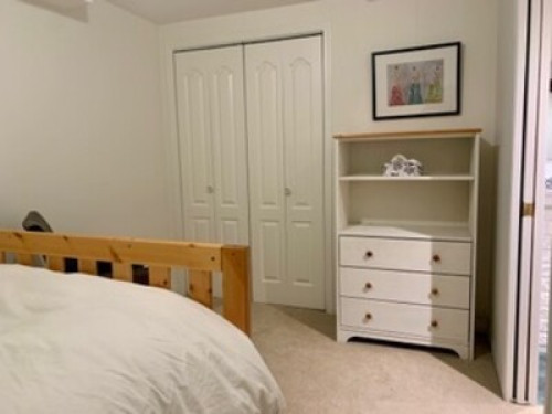 Bright, convenient location! 