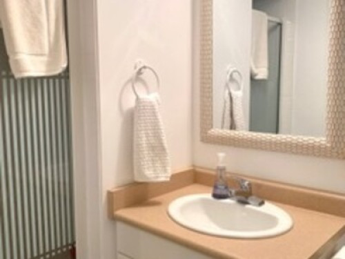 Bright, convenient location! 