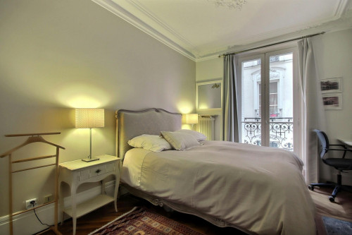 Rue Jean du Bellay, Paris
