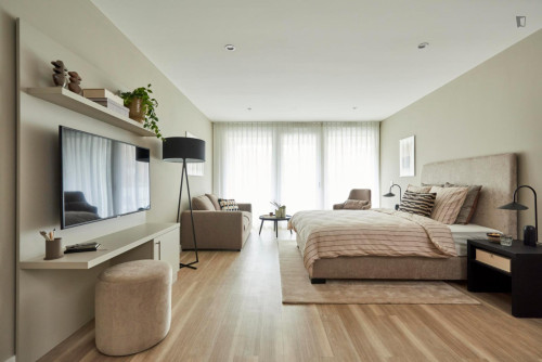 Cozy studio near the Budapester Platz subway station