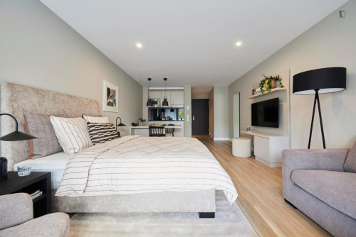 Cozy studio near the Budapester Platz subway station