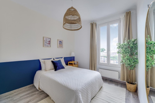 Move into a modern bedroom - 11 m²