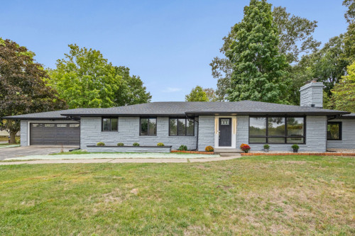 Lindberg Home - Gallery - 39