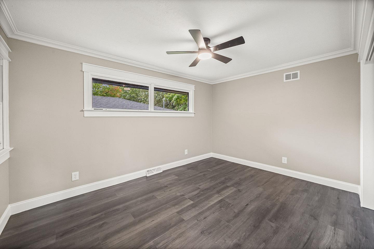 Bed In A 2-Bed Mixed Gender Room - Stunning 4BR Designer Home Near Purdue w/ Finished Basement - Gallery - 8