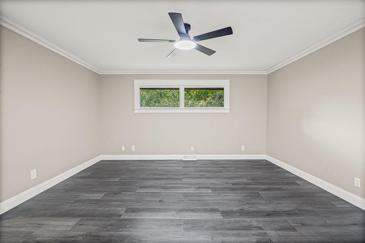 Bed In A 2-Bed Mixed Gender Room - Stunning 4BR Designer Home Near Purdue w/ Finished Basement - Gallery - 4