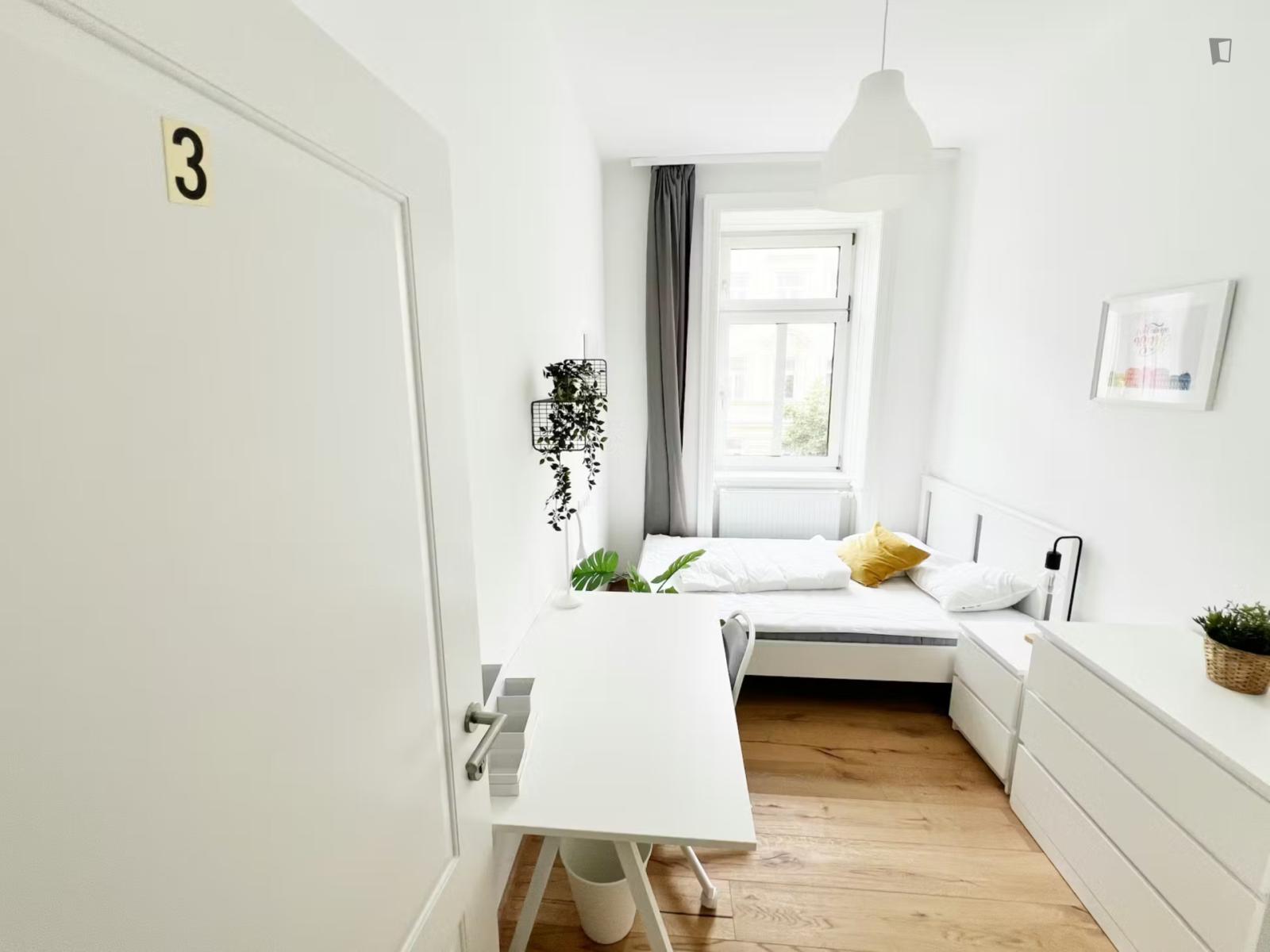  Welcoming Double Bedroom Near The Sigmund Freud University  -  Welcoming double bedroom near the Sigmund Freud University  - Gallery -  1