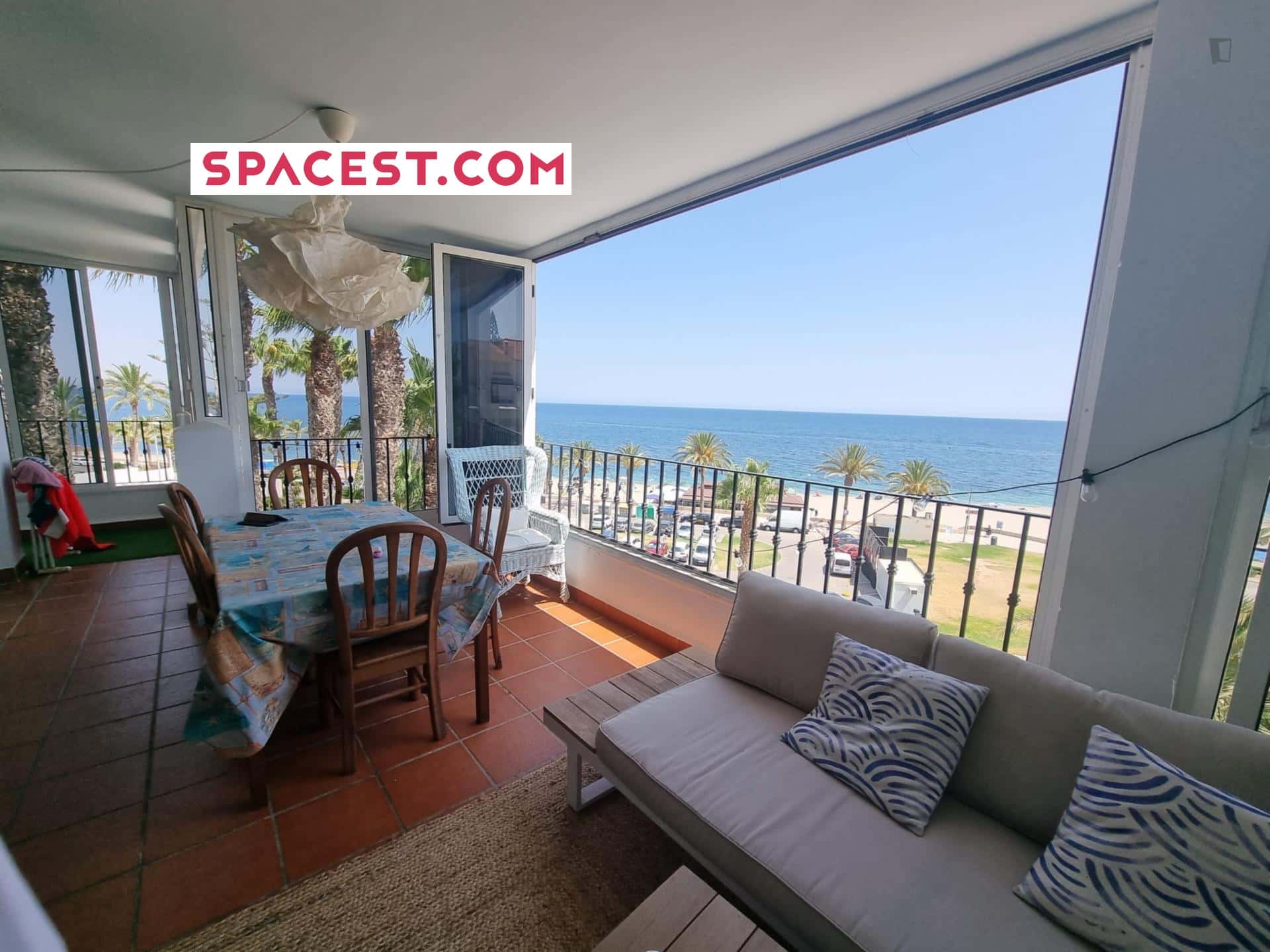 Apartment In Calle Del Naranjo, Almería With 3 Bedrooms - 1