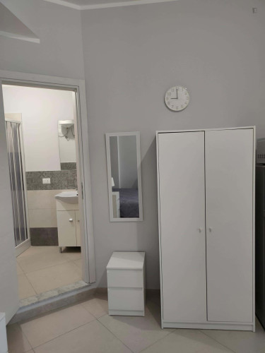 Apartment in Via Rosario Gregorio, Palermo for 25 m²