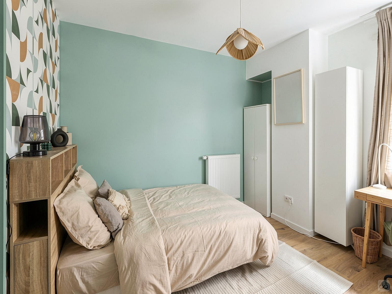 Rent This Colorful 14 M² Bedroom - 7