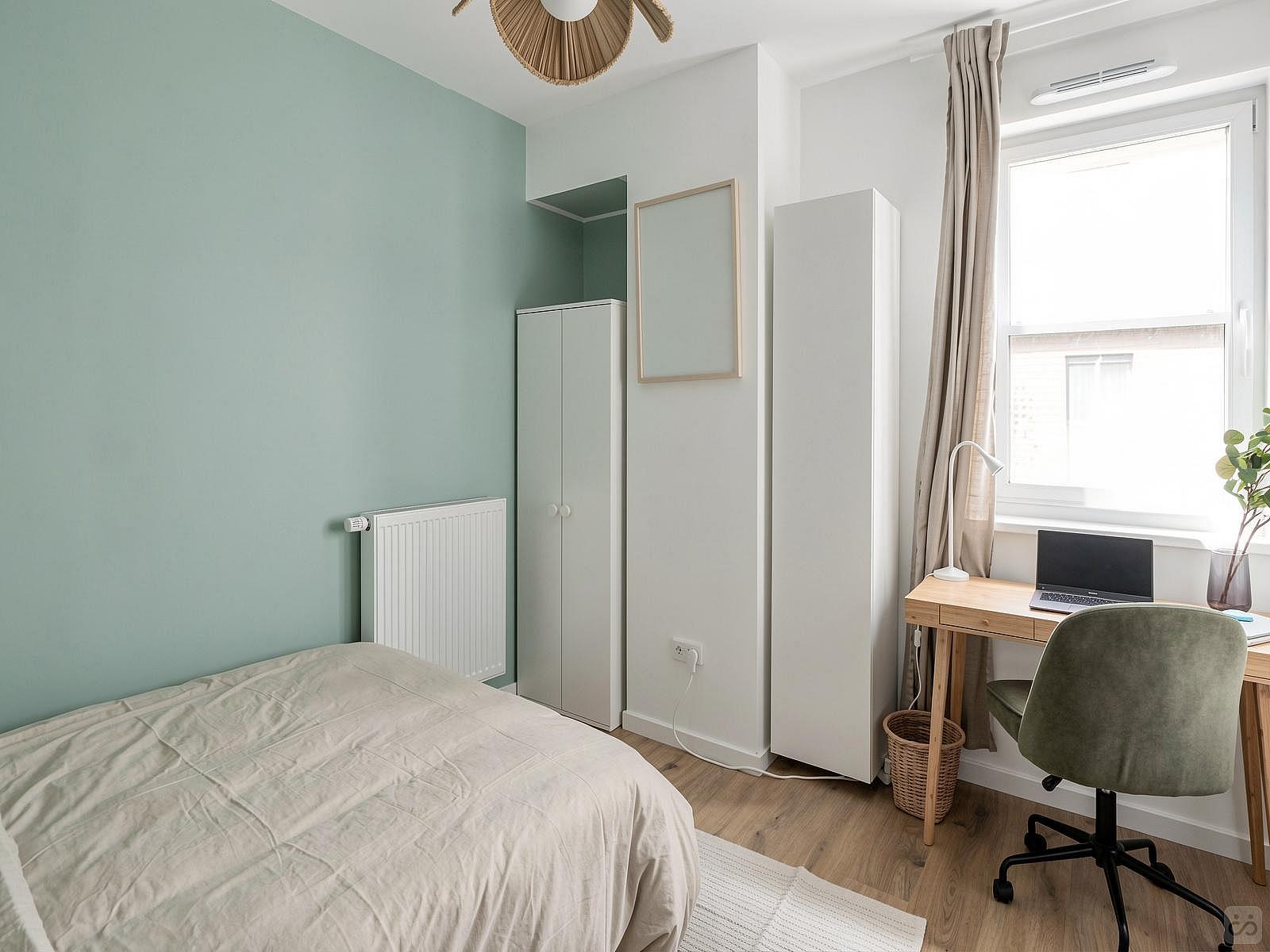 Rent This Colorful 14 M² Bedroom - 4