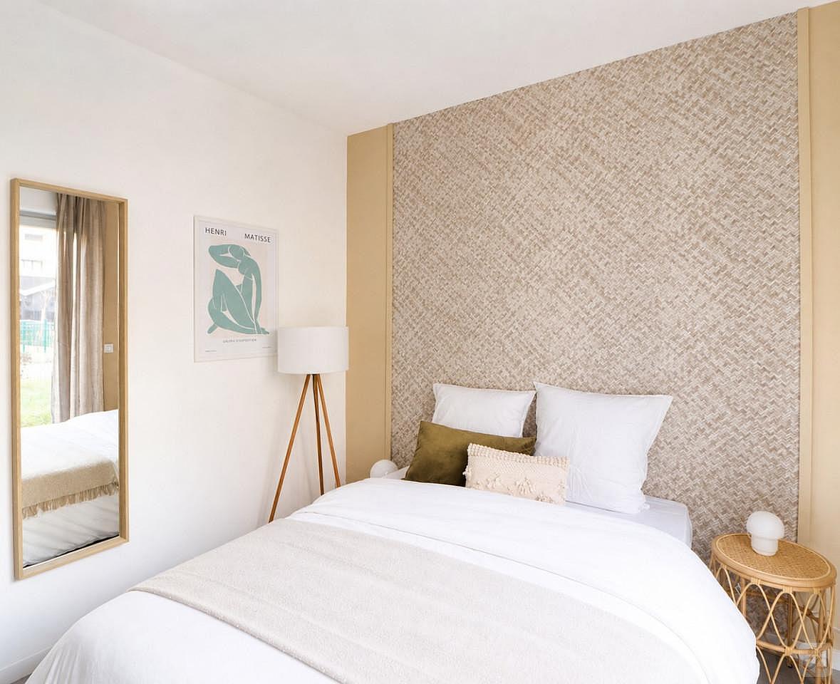 Rent This Large 18 M² Bedroom - 4