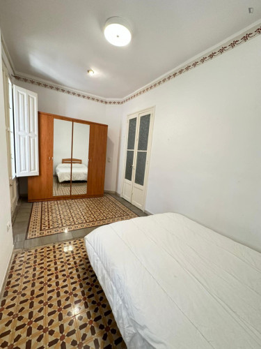 Double bedfroom in a student flat, in Reus