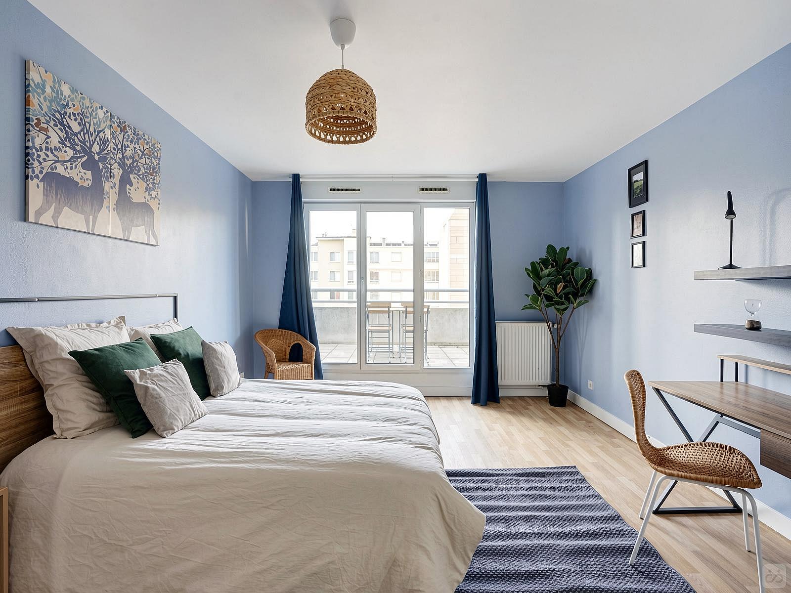 Settle Into This 22 M² Master Bedroom - 6