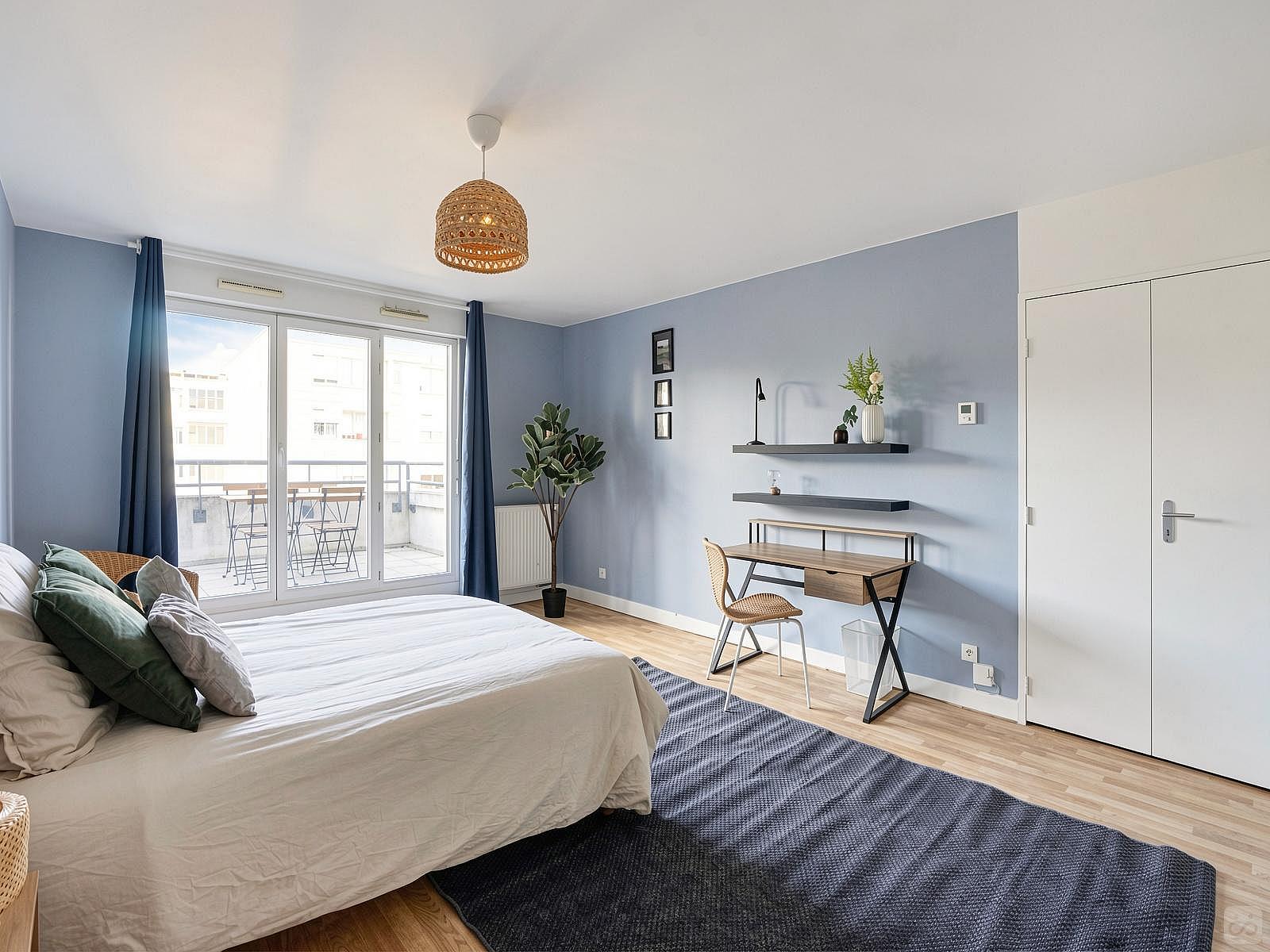Settle Into This 22 M² Master Bedroom - 8