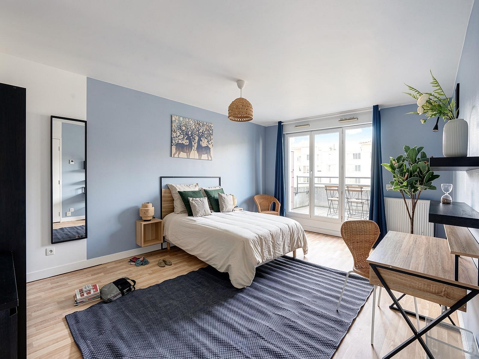 Settle Into This 22 M² Master Bedroom - 1