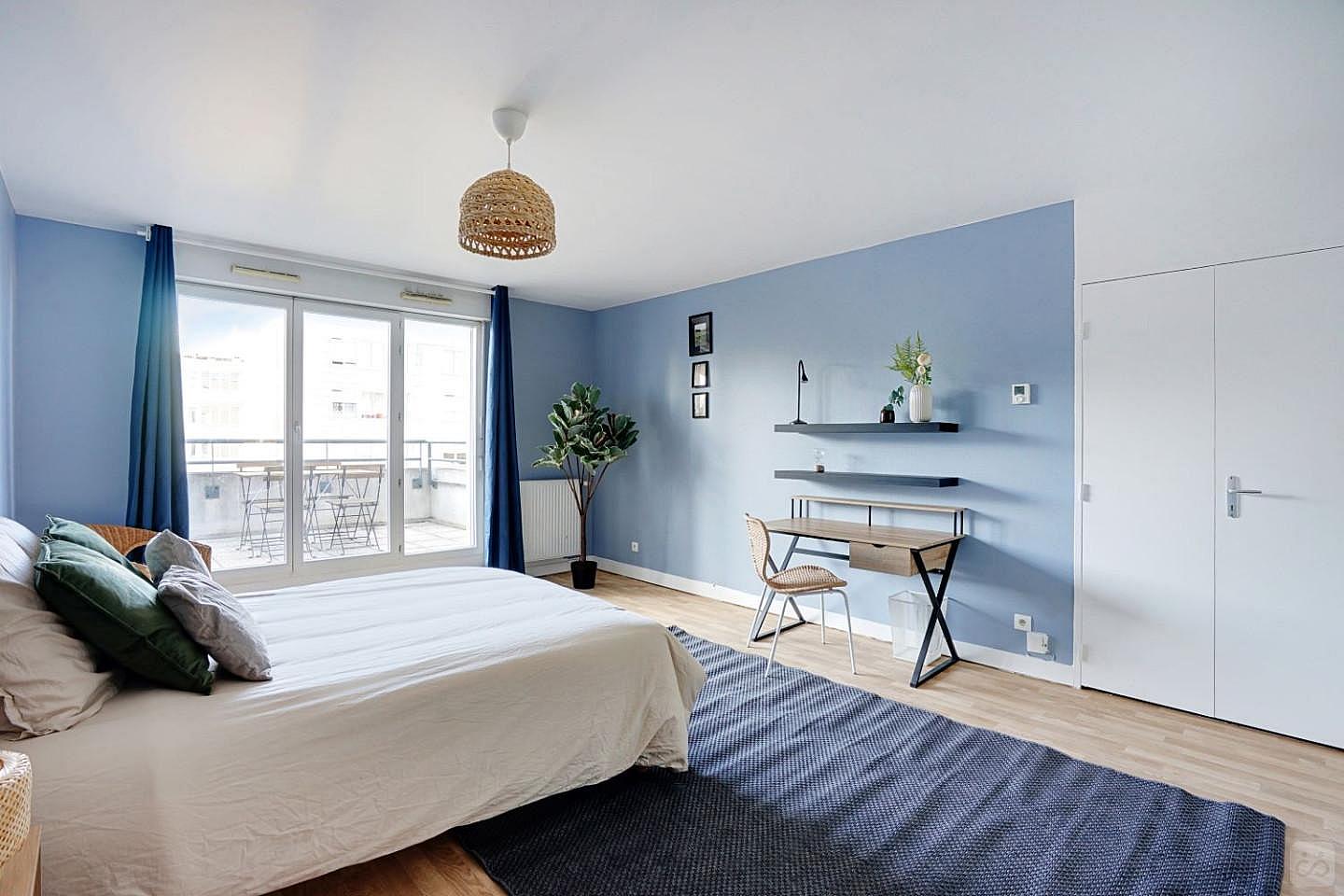 Settle Into This 22 M² Master Bedroom - 4