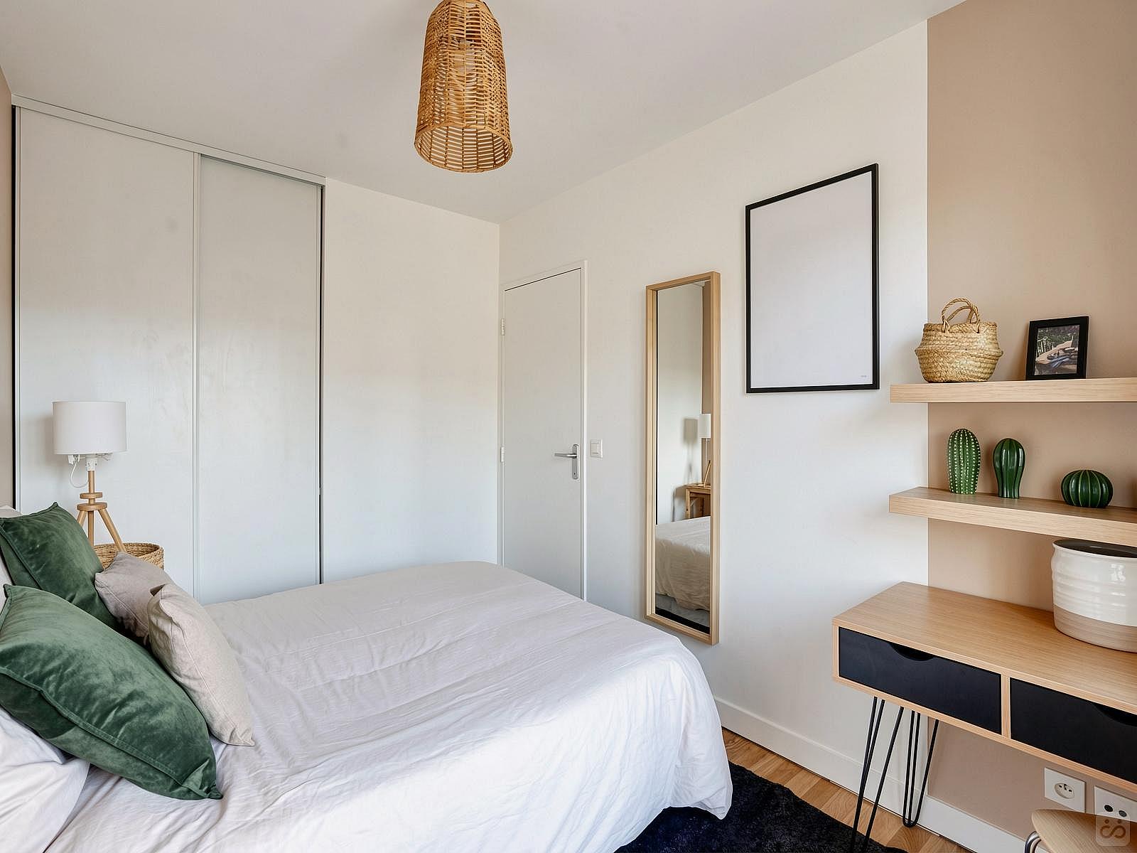 Move Into This 10 M² Co-Living Room Just Outside Of Paris - KRB1 - 5