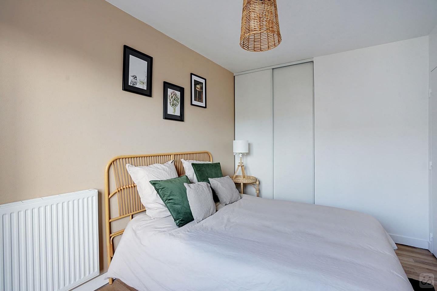 Move Into This 10 M² Co-Living Room Just Outside Of Paris - KRB1 - 3