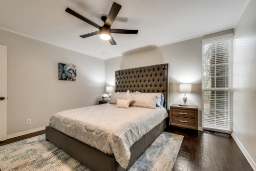 East Ave Home - Gallery - 16