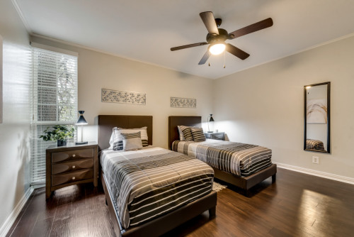 East Ave Home - Gallery - 11